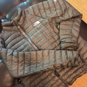 Large North Face Men’s Puffer Coat